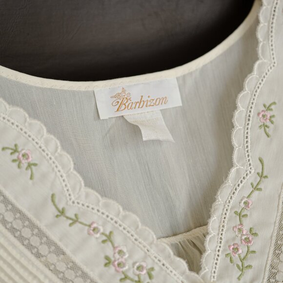 Vintage Barbizon Nightgown MINT CONDITION - Picture 3 of 5
